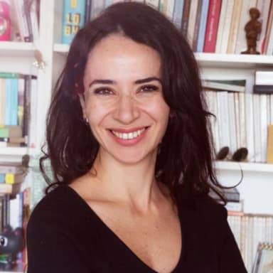 Özge Özeke